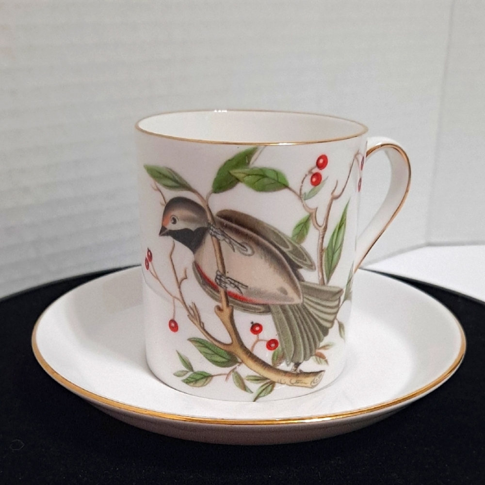 Royal Tuscan Bone China Chickadee Bird Teacup and Saucer Set EUC